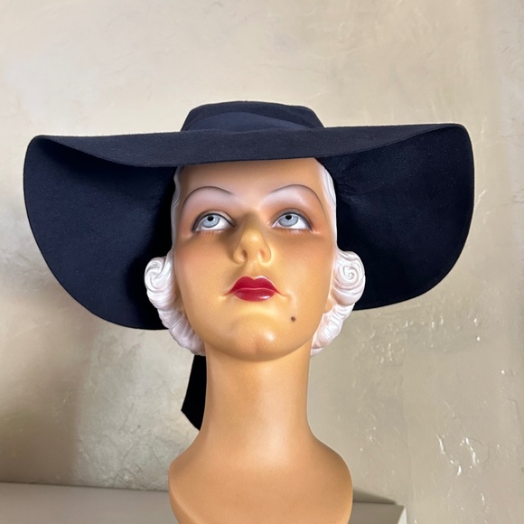 BREATHTAKING 1940s\' NAVY FELT WIDE BRIM HAT +  MULTICOLORED FEATHERS main image 4